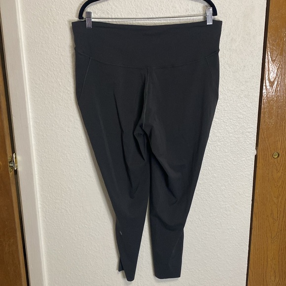 Lululemon Base Pace High-Rise Tight 25" black size 16 - Picture 4 of 8